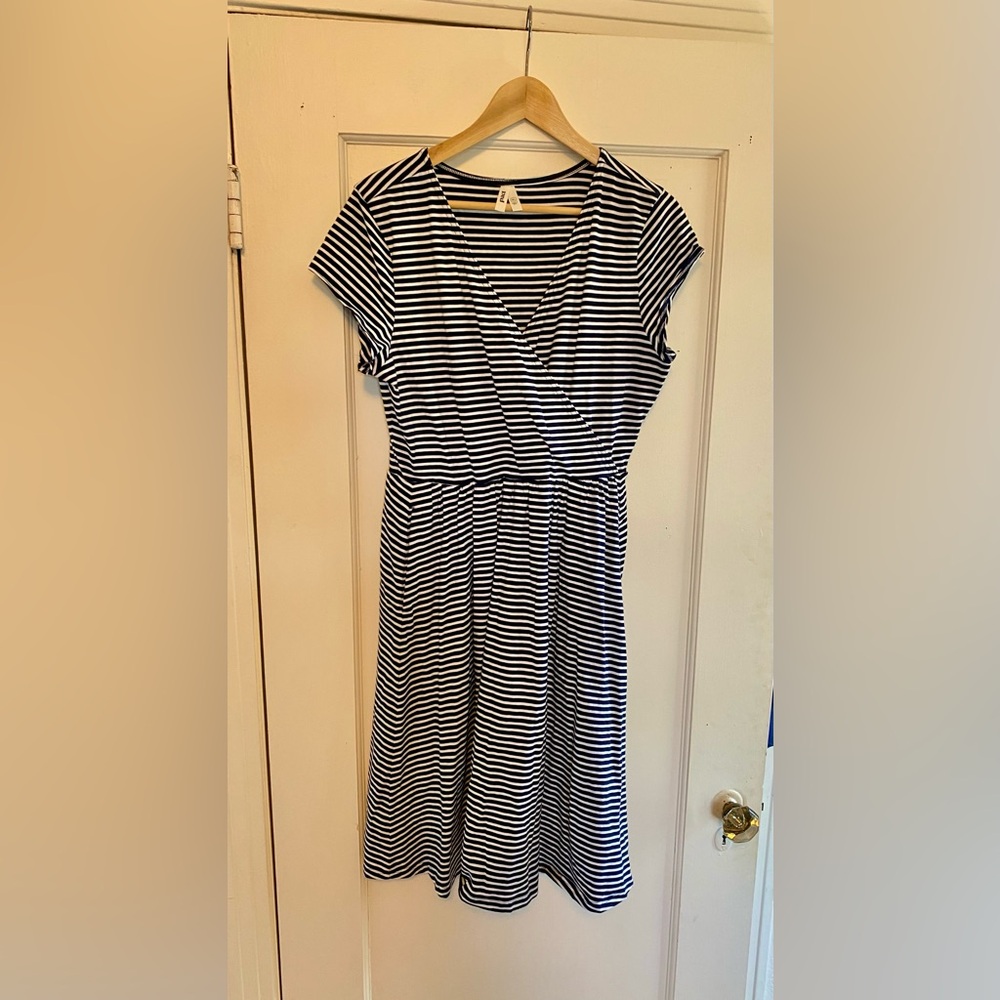 Pact Fit & Flare Crossover Dress XL
Blue and White stripped Organic Cotton